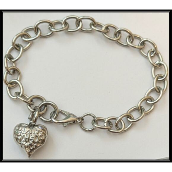 HARLEY DAVIDSON Bar & Shield HD Heart Charm Bracelet on Stainless Steel Chain - Picture 6 of 8